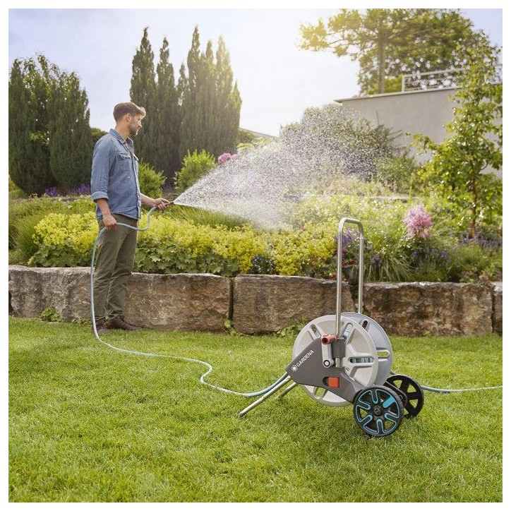Enrouleur de tuyau GARDENA CleverRoll M métal – Tuyau Classic 25m Ø15mm – Adapté petit jardin – Kit complet (18543-26) Enrouleur de tuyau GARDENA CleverRoll M métal – Tuyau Classic 25m Ø15mm – Adapté petit jardin – Kit complet (18543-26)