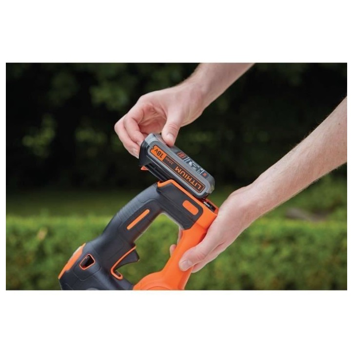 Taille-haies électrique sans fil + batterie 2Ah + chargeur - BLACK&DECKER - GTC18452PC-QW - 18V -Lame 45cm Taille-haies électrique sans fil + batterie 2Ah + chargeur - BLACK&DECKER - GTC18452PC-QW - 18V -Lame 45cm