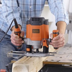 Défonceuse filaire - BLACK+DECKER - KW1200E-QS - 1200W - 7 accessoire