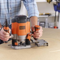 Défonceuse filaire - BLACK+DECKER - KW1200E-QS - 1200W - 7 accessoire
