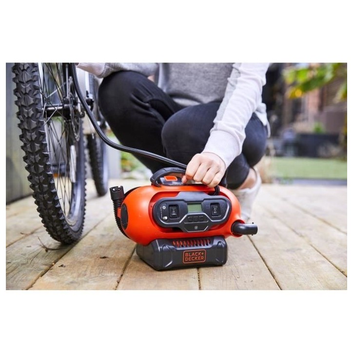 Gonfleur compresseur filaire ou sans fil - BLACK+DECKER - BDCINF18N-QS - 18V - 11 BARS/ 160 PSI - sans batterie Gonfleur compresseur filaire ou sans fil - BLACK+DECKER - BDCINF18N-QS - 18V - 11 BARS/ 160 PSI - sans batterie