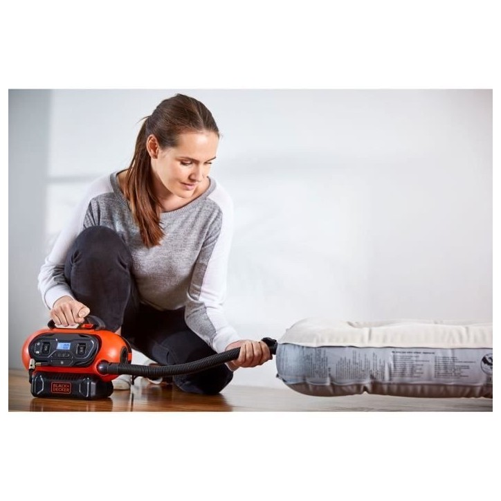 Gonfleur compresseur filaire ou sans fil - BLACK+DECKER - BDCINF18N-QS - 18V - 11 BARS/ 160 PSI - sans batterie Gonfleur compresseur filaire ou sans fil - BLACK+DECKER - BDCINF18N-QS - 18V - 11 BARS/ 160 PSI - sans batterie