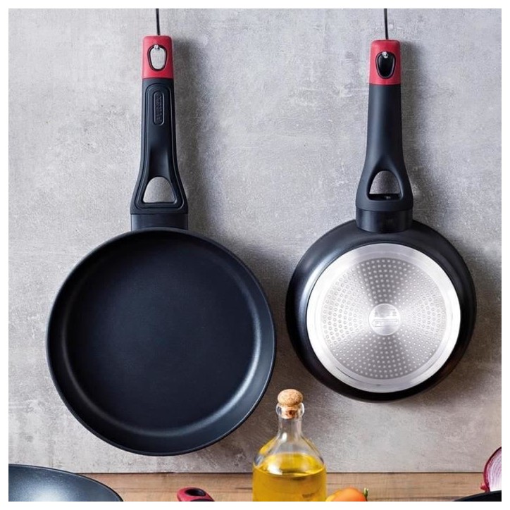 Poele - PYREX - 1455016 - En aluminium forgé - Antiadhésif - 22 cm - Sans PFAS Poele - PYREX - 1455016 - En aluminium forgé - Antiadhésif - 22 cm - Sans PFAS