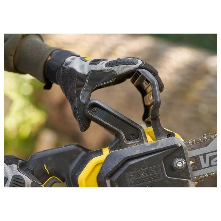 Tronçonneuse éléctrique sans fil + batterie 4Ah + chargeur - Stanley Fatmax - Brushless - SFMCCS730M1-QW - 18V - 30cm Tronçonneuse éléctrique sans fil + batterie 4Ah + chargeur - Stanley Fatmax - Brushless - SFMCCS730M1-QW - 18V - 30cm
