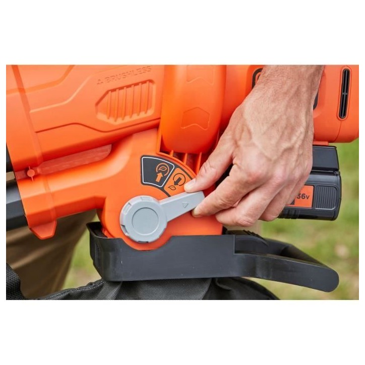 Aspirateur souffleur broyeur sans fil BLACK+DECKER - BCBLV3625L1-QW - 36V - Avec batterie 36 V - Sac 45L Aspirateur souffleur broyeur sans fil BLACK+DECKER - BCBLV3625L1-QW - 36V - Avec batterie 36 V - Sac 45L