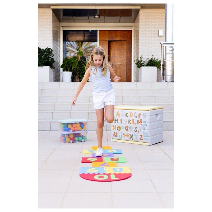 Coffre de rangement - PLASTIKEN - 260 L - 80 x 61 x 53 cm - Lettre Coffre de rangement - PLASTIKEN - 260 L - 80 x 61 x 53 cm - Lettre