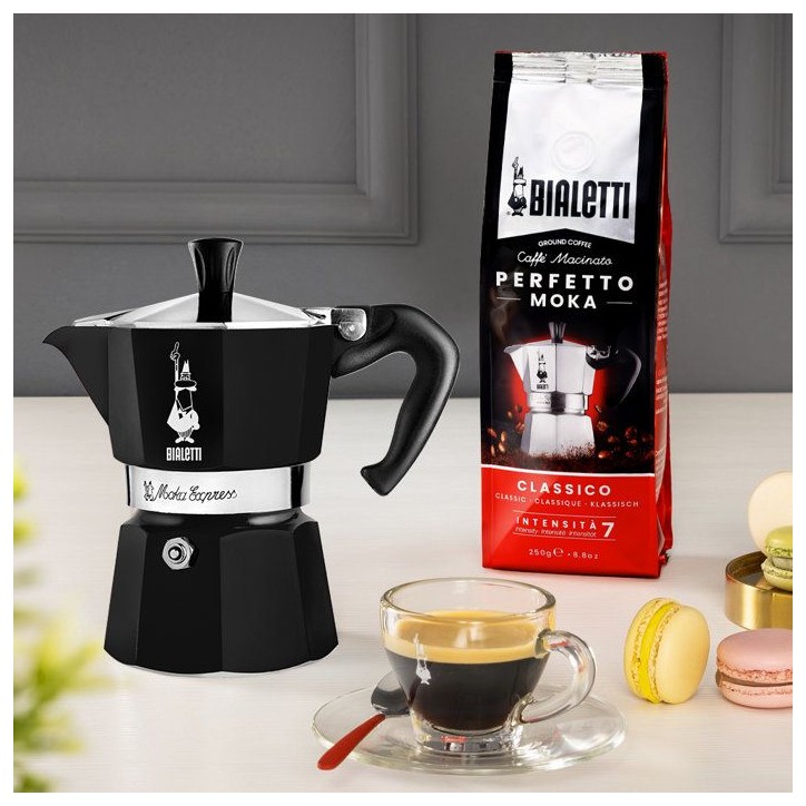 Cafetiere italienne - BIALETTI - Moka Express - Tous feux sauf induction - 3 tasses - 100 ml - Noir Cafetiere italienne - BIALETTI - Moka Express - Tous feux sauf induction - 3 tasses - 100 ml - Noir
