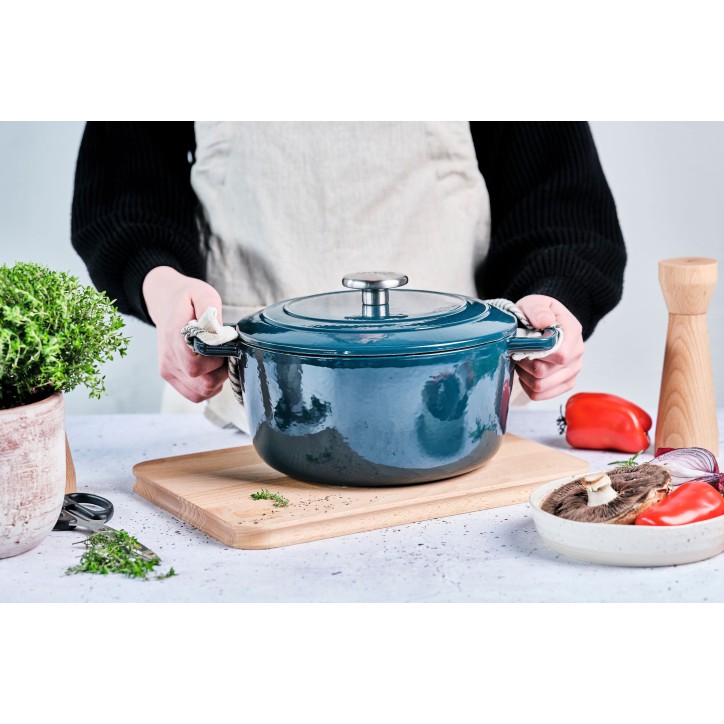 Cocotte avec couvercle - COSY & TRENDY - FONTESTIC - Fonte émaillée- Ø28 cm - 6,15 L - Tous feux dont induction - Bleu Cocotte avec couvercle - COSY & TRENDY - FONTESTIC - Fonte émaillée- Ø28 cm - 6,15 L - Tous feux dont induction - Bleu