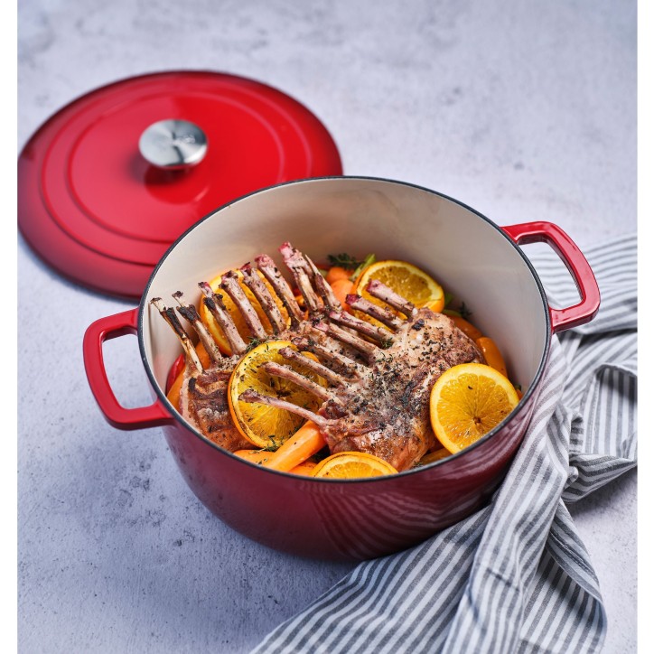 Cocotte avec couvercle - COSY & TRENDY - FONTESTIC - Fonte émaillée- Ø28 cm - 6,15 L - Tous feux dont induction - Rouge Cocotte avec couvercle - COSY & TRENDY - FONTESTIC - Fonte émaillée- Ø28 cm - 6,15 L - Tous feux dont induction - Rouge