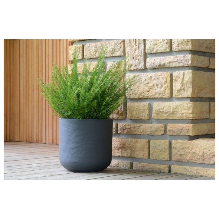 Pot de fleurs Rond 40 cm - EDA - Volcania Up - 32,5 L - Intérieur/Extérieur - Décor Pierre - Ø 38,5 x H. 36,8 cm - Gris Anth Pot de fleurs Rond 40 cm - EDA - Volcania Up - 32,5 L - Intérieur/Extérieur - Décor Pierre - Ø 38,5 x H. 36,8 cm - Gris Anth