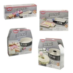 Ensemble de 4 moules a gâteaux de formes différentes de 28 a 32 cm -