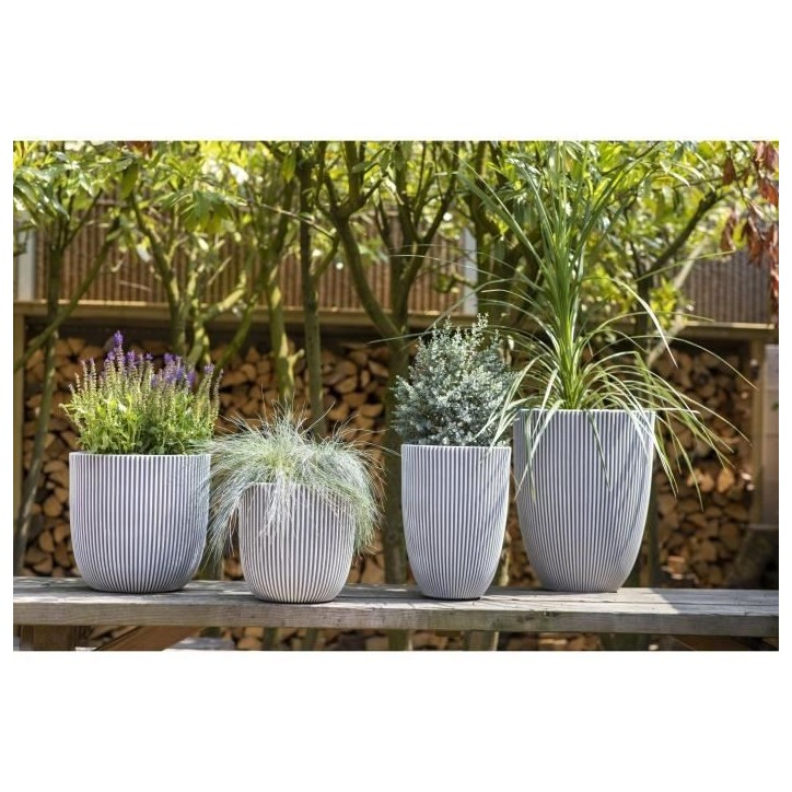 CAPI EUROPE Vase GROOVE - Ivoire - 34x46 cm - Résistant aux intempéries CAPI EUROPE Vase GROOVE - Ivoire - 34x46 cm - Résistant aux intempéries