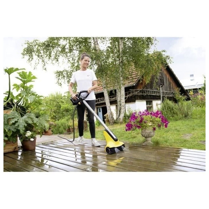 Nettoyeur de terrasse sans fil Karcher PCL 3-18 avec batterie 18V/2,5Ah, brosse rotative