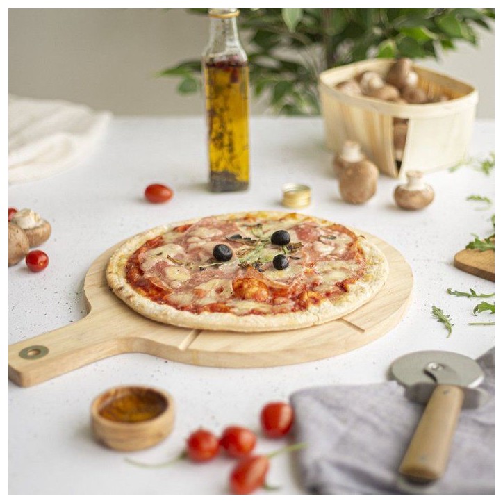 Set a pizza - LIVOO - MES138 - 40 x 30 x 1,5 cm - 1 roulette a pizza - En bois d'hévéa Set a pizza - LIVOO - MES138 - 40 x 30 x 1,5 cm - 1 roulette a pizza - En bois d'hévéa
