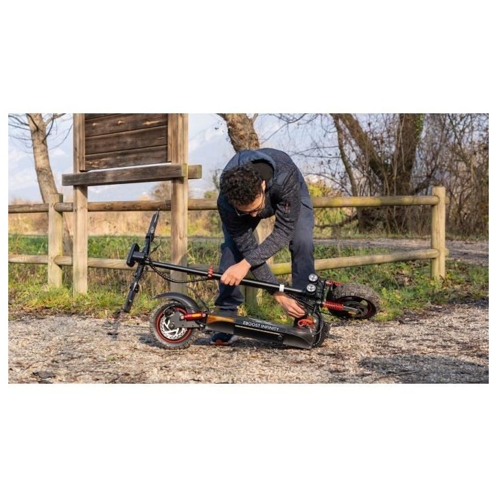 Trottinette électrique tout terrain pliable EBOOST INFINITY - EZWAY - 10 - 48V - 800W - Auto 90KM Feu stop + clignotants Trottinette électrique tout terrain pliable EBOOST INFINITY - EZWAY - 10 - 48V - 800W - Auto 90KM Feu stop + clignotants