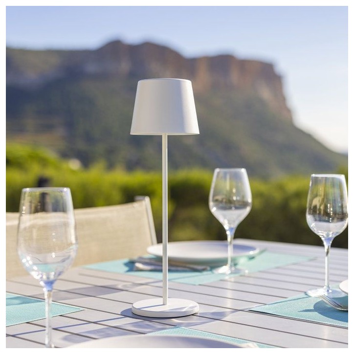 Lampe de table sans fil - LUMISKY - KELLY WHITE - Aluminium blanc - LED blanc dimmable - Rechargeable - H38 cm Lampe de table sans fil - LUMISKY - KELLY WHITE - Aluminium blanc - LED blanc dimmable - Rechargeable - H38 cm