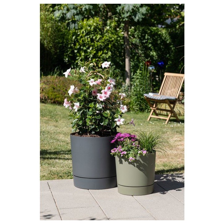 Pot de fleurs avec réserve rond - GARDEN ID - Plano - Ø 47 - 43 L - H 46 cm - Vert mousse Pot de fleurs avec réserve rond - GARDEN ID - Plano - Ø 47 - 43 L - H 46 cm - Vert mousse