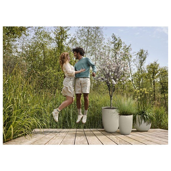 Pot de fleur haut - ELHO - Sereh Haut 40 - 50 L - Ø 39 x H 53 cm - Beige - Balcon/intérieur/extérieur Pot de fleur haut - ELHO - Sereh Haut 40 - 50 L - Ø 39 x H 53 cm - Beige - Balcon/intérieur/extérieur