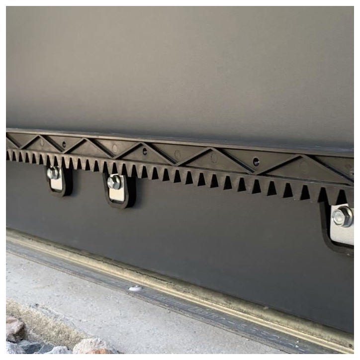 Crémaillere supplémentaire droite ou gauche - AVIDSEN - Pour portail coulissant - Nylon renforcé - 50 cm Crémaillere supplémentaire droite ou gauche - AVIDSEN - Pour portail coulissant - Nylon renforcé - 50 cm