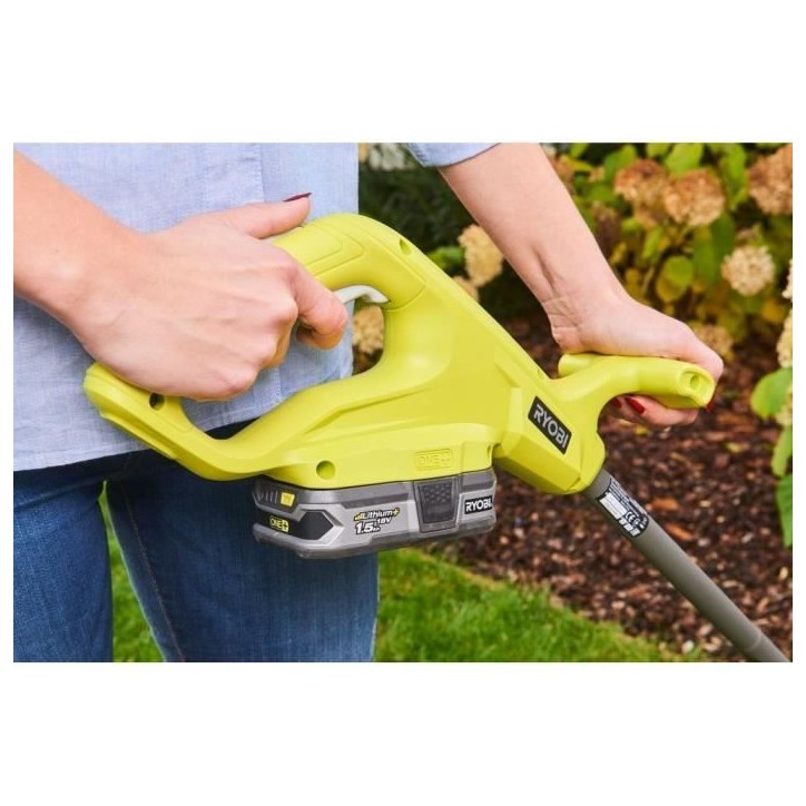 Tondeuse sans fil + coupe-bordure RYOBI One+ RLM18X33B40, 18V, l.33cm, 1 batterie 4 Ah et chargeur inclus Tondeuse sans fil + coupe-bordure RYOBI One+ RLM18X33B40, 18V, l.33cm, 1 batterie 4 Ah et chargeur inclus