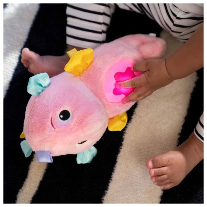 BABY EINSTEIN Veilleuse bébé, Doudou hippocampe rose, réponds au pleurs de bébé, musicale, lumineuse, bruits blanc, attache BABY EINSTEIN Veilleuse bébé, Doudou hippocampe rose, réponds au pleurs de bébé, musicale, lumineuse, bruits blanc, attache