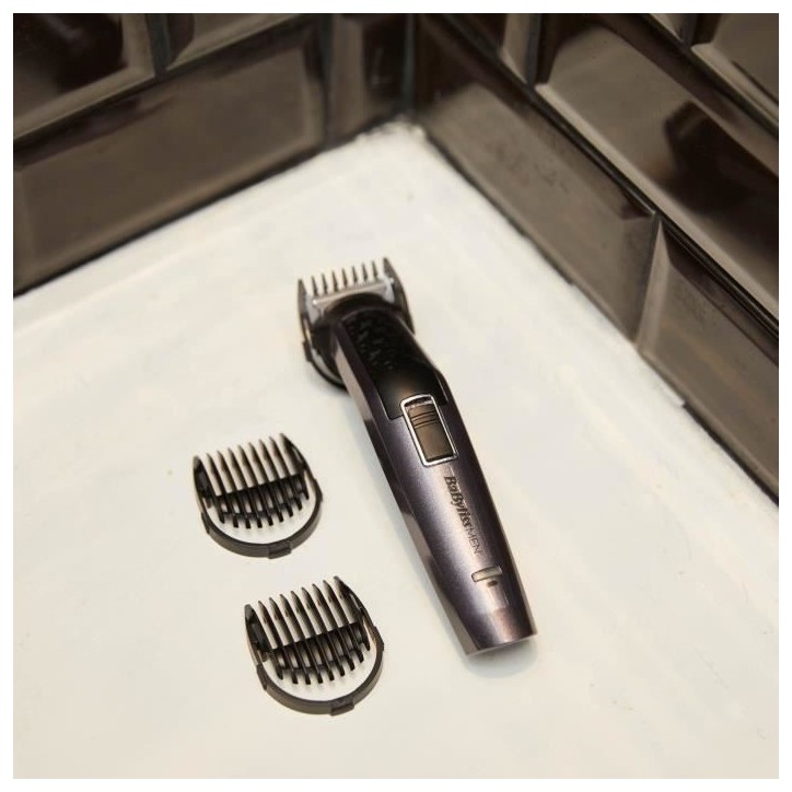 Tondeuse multifonction Babyliss MEN MT727E - 10 en 1 - lames en carbone-titane - autonomie 60 min Tondeuse multifonction Babyliss MEN MT727E - 10 en 1 - lames en carbone-titane - autonomie 60 min