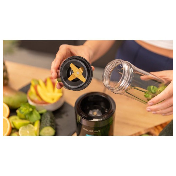 Mixeur - CECOTEC - Power Titanium 350 - 350 W - Verre portatif - 600 ml - Noir Mixeur - CECOTEC - Power Titanium 350 - 350 W - Verre portatif - 600 ml - Noir