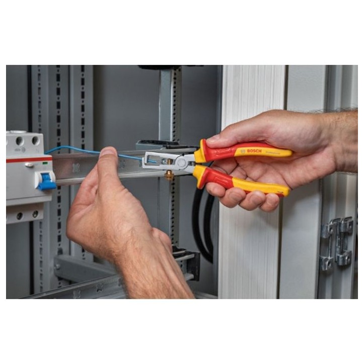 Pince a dénuder - BOSCH - 160 mm - VDE - jusqu'a 10 mm² - certifiée jusqu'a 1000 V Pince a dénuder - BOSCH - 160 mm - VDE - jusqu'a 10 mm² - certifiée jusqu'a 1000 V