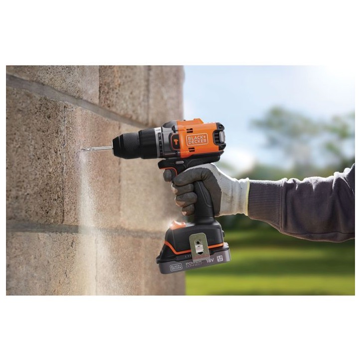 BLACK+DECKER Perceuse Visseuse a Percussion Éco-Responsable 18V Brushless - 2 Batteries 2Ah – En Mallette - BLD683D2XK-QW BLACK+DECKER Perceuse Visseuse a Percussion Éco-Responsable 18V Brushless - 2 Batteries 2Ah – En Mallette - BLD683D2XK-QW
