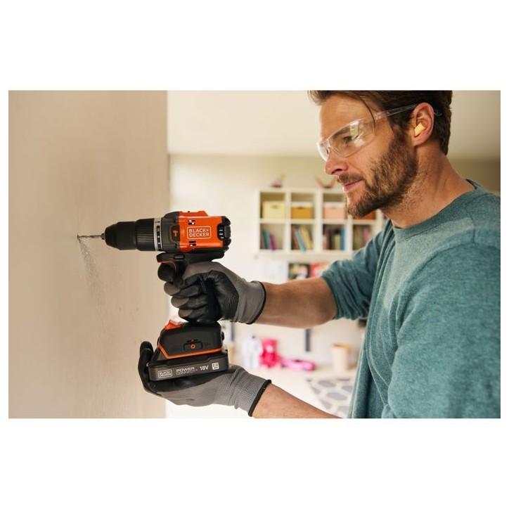 BLACK+DECKER Perceuse Visseuse a Percussion Éco-Responsable 18V Brushless - 2 Batteries 2Ah – En Mallette - BLD683D2XK-QW BLACK+DECKER Perceuse Visseuse a Percussion Éco-Responsable 18V Brushless - 2 Batteries 2Ah – En Mallette - BLD683D2XK-QW
