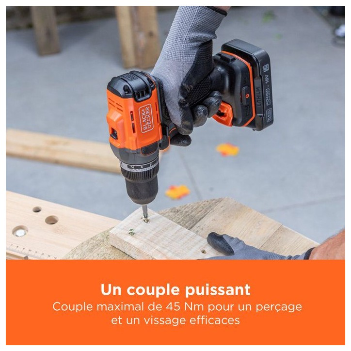 Perceuse visseuse sans fil 18V + 2 batteries 2Ah + chargeur - BLACK&DECKER - BCD382D2XK-QW - Avec mallette de transport Perceuse visseuse sans fil 18V + 2 batteries 2Ah + chargeur - BLACK&DECKER - BCD382D2XK-QW - Avec mallette de transport