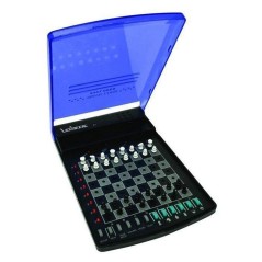 Le jeu d'échecs électronique de voyage