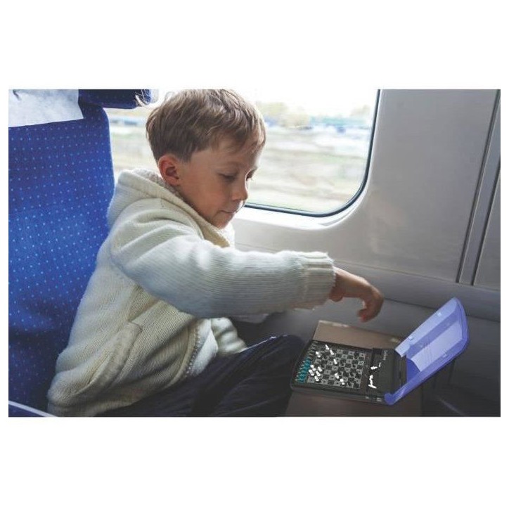 Le jeu d'échecs électronique de voyage Le jeu d'échecs électronique de voyage
