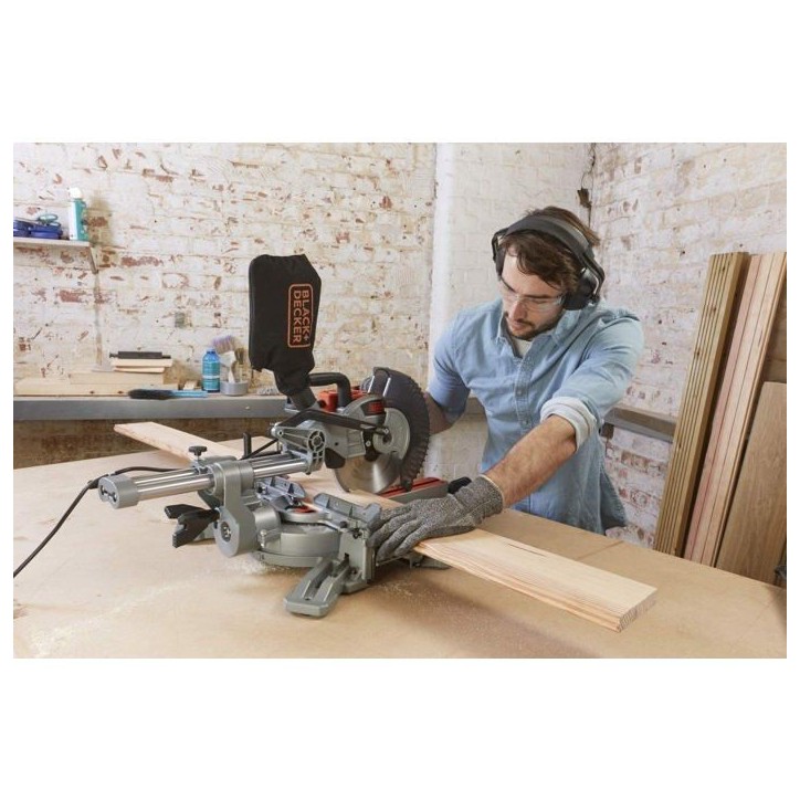 Scie a onglets - BLACK&DECKER - BES700-QS - 1600W - Profondeur de coupe 70mm Scie a onglets - BLACK&DECKER - BES700-QS - 1600W - Profondeur de coupe 70mm