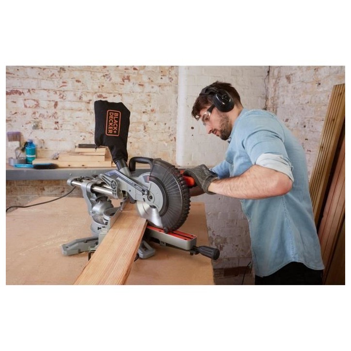 Scie a onglets - BLACK&DECKER - BES700-QS - 1600W - Profondeur de coupe 70mm Scie a onglets - BLACK&DECKER - BES700-QS - 1600W - Profondeur de coupe 70mm