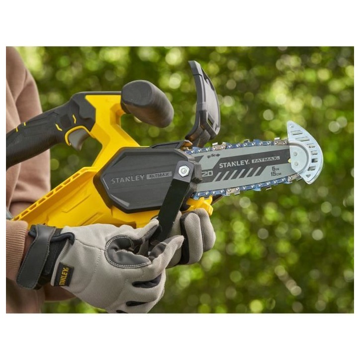 Scie d'élagage sans fil - Stanley Fatmax - SFMCPS415B-XJ - 18V - chaîne 15cm - Sans batterie Scie d'élagage sans fil - Stanley Fatmax - SFMCPS415B-XJ - 18V - chaîne 15cm - Sans batterie