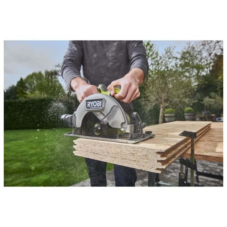 Scie circulaire - RYOBI - Brushless - Moteur sans charbons - 18V - Diam. 184 mm x 16 mm - 4 500 tr/min - Livrée avec 1 lame 24 Scie circulaire - RYOBI - Brushless - Moteur sans charbons - 18V - Diam. 184 mm x 16 mm - 4 500 tr/min - Livrée avec 1 lame 24