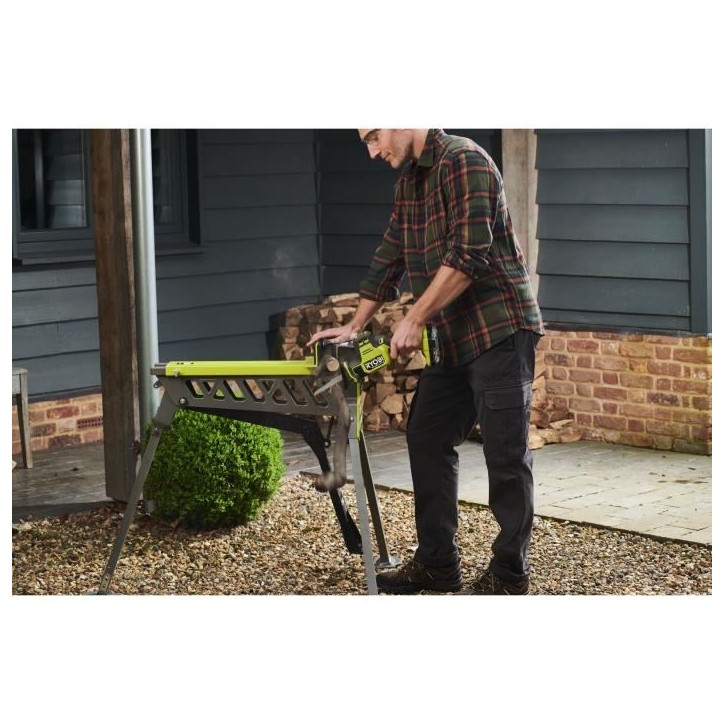 Scie sabre 1 main - RYOBI - Brushless - 18V - Compacte - 0-3 000 cp/min - Course de lame 16 mm - Capacité bois 90 mm Scie sabre 1 main - RYOBI - Brushless - 18V - Compacte - 0-3 000 cp/min - Course de lame 16 mm - Capacité bois 90 mm