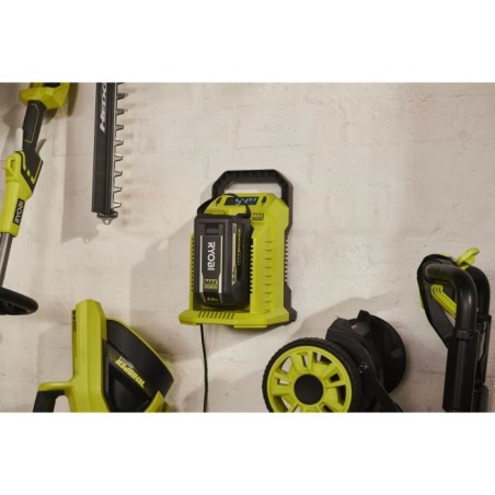 Chargeur - RYOBI - 36 V ultra rapide 10 A - Variation du courant de charge en fonction de la batterie - Ecran LCD