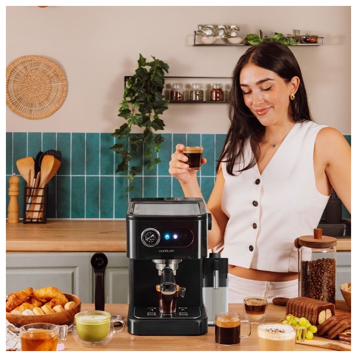 Machine a café - CECOTEC - Espresso 20 Pro Latte - 1350 W - 20 bars - 1,5 L - Noir Machine a café - CECOTEC - Espresso 20 Pro Latte - 1350 W - 20 bars - 1,5 L - Noir