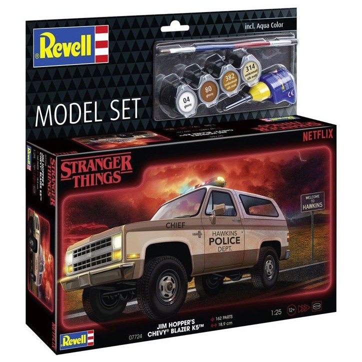Maquette de voiture - REVELL - Model Set - Stranger Things - Chevrolet K5 Blazer - Avec colle, peintures et accessoires Maquette de voiture - REVELL - Model Set - Stranger Things - Chevrolet K5 Blazer - Avec colle, peintures et accessoires