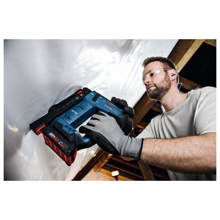Agrafeuse a bois - BOSCH - GTH 18V-14 L-BOXX - 18V Brushless - Agrafes 6-14 mm - Systeme contre-balancier Agrafeuse a bois - BOSCH - GTH 18V-14 L-BOXX - 18V Brushless - Agrafes 6-14 mm - Systeme contre-balancier