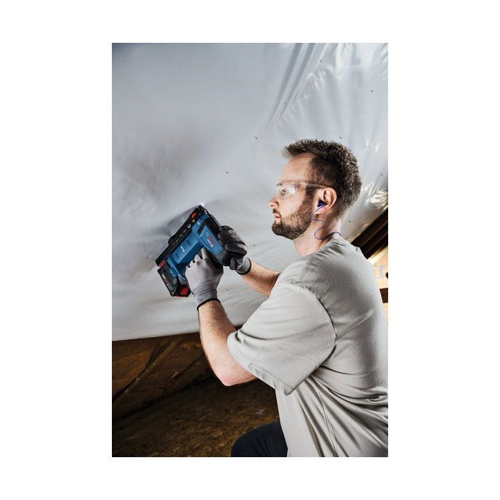 Agrafeuse a bois - BOSCH - GTH 18V-14 L-BOXX - 18V Brushless - Agrafes 6-14 mm - Systeme contre-balancier Agrafeuse a bois - BOSCH - GTH 18V-14 L-BOXX - 18V Brushless - Agrafes 6-14 mm - Systeme contre-balancier