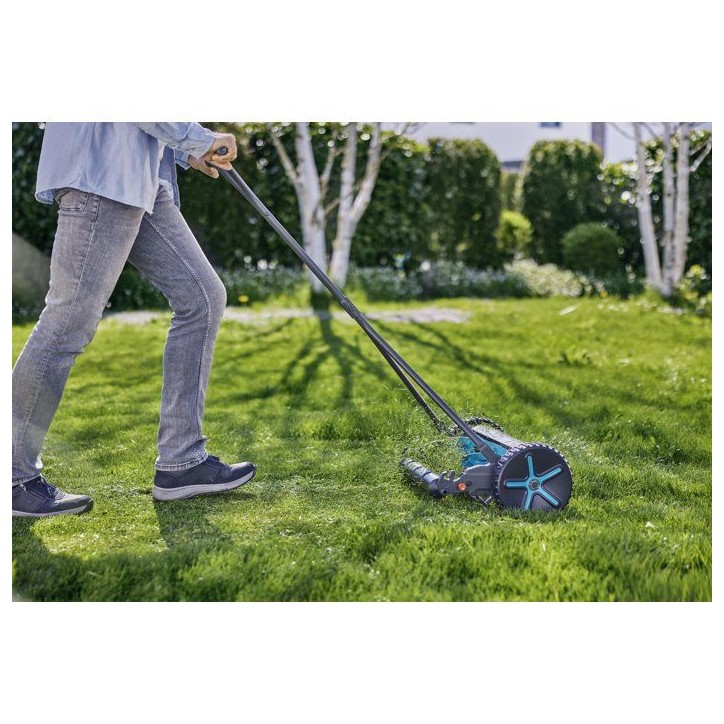 Tondeuse manuelle - GARDENA - 330 Comfort - Coupe précise - Sans moteur Tondeuse manuelle - GARDENA - 330 Comfort - Coupe précise - Sans moteur