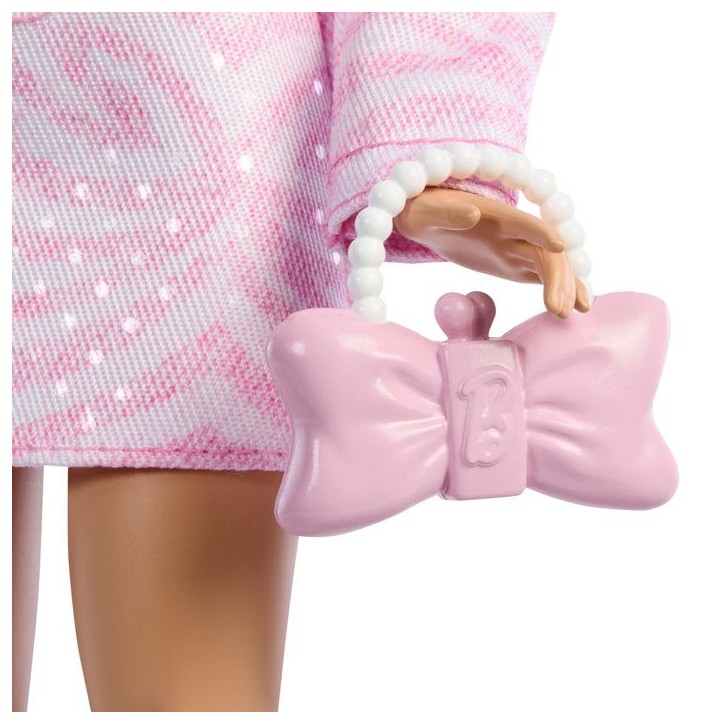 Poupée - Barbie JJN69 - Multicolore - Tissus attrayants - Accessoires haut de gamme Poupée - Barbie JJN69 - Multicolore - Tissus attrayants - Accessoires haut de gamme