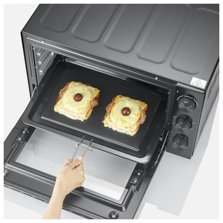 Mini four électrique - SEVERIN - TO 2076 - Chaleur tournante - 1800 W - 46 L - Noir Mini four électrique - SEVERIN - TO 2076 - Chaleur tournante - 1800 W - 46 L - Noir