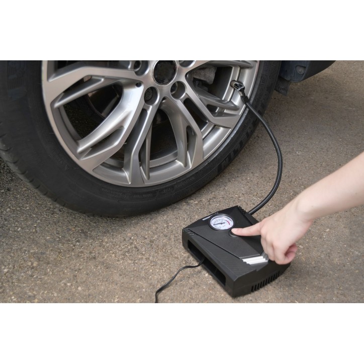 Mini compresseur 12V - PRECISION STEEL - 8 Bars - Embouts Presta - Schrader - Aiguille - Longueur 3m - 100 W - Torche LED Mini compresseur 12V - PRECISION STEEL - 8 Bars - Embouts Presta - Schrader - Aiguille - Longueur 3m - 100 W - Torche LED