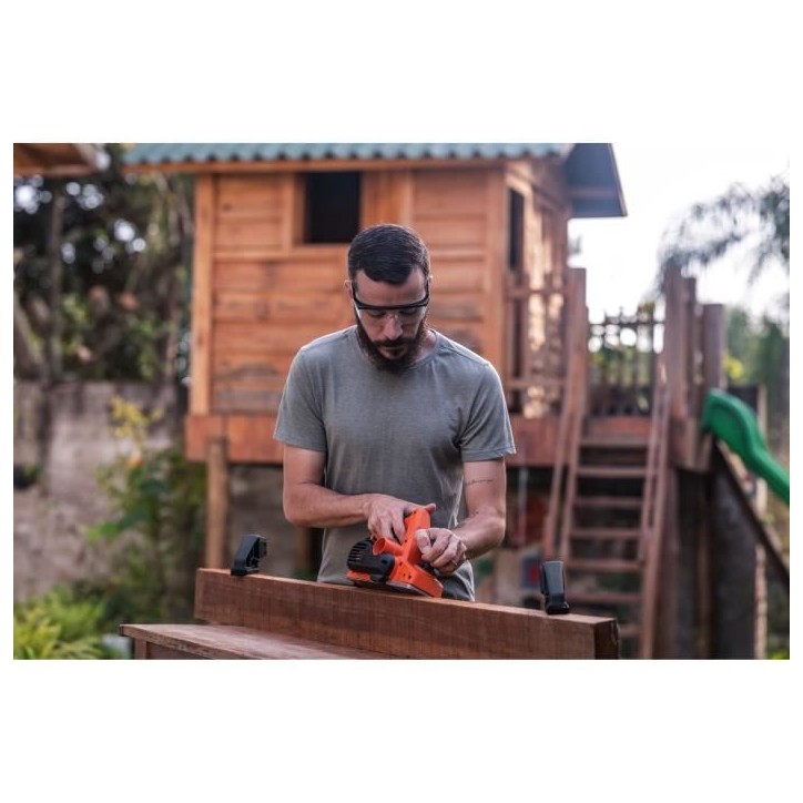 Rabot filaire - BLACK&DECKER - BEW712-QS - 710W - 82cm largeur de rabotage - Avec mallette de transport Rabot filaire - BLACK&DECKER - BEW712-QS - 710W - 82cm largeur de rabotage - Avec mallette de transport