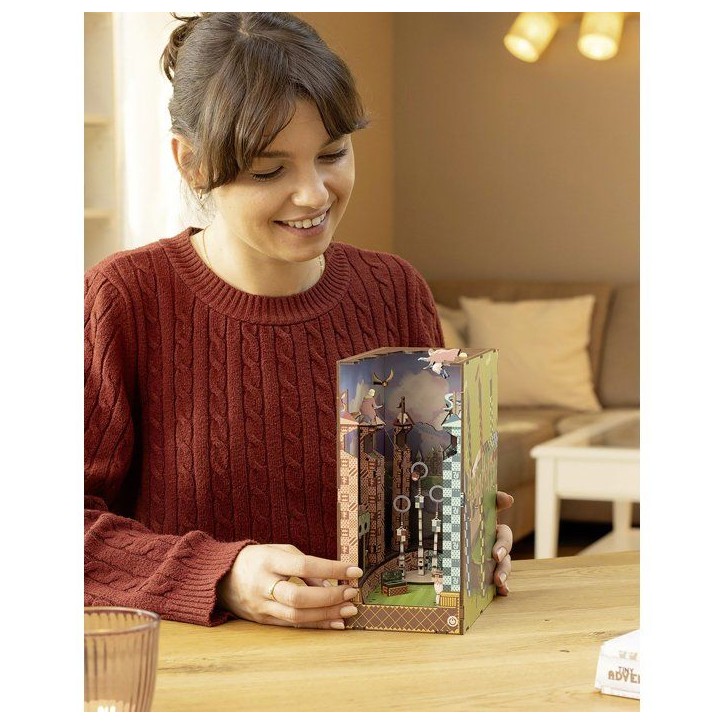 Book Nook - Kit DIY a construire Maquette 3D Serre Livre - REVELL - Tiny Adventures - Harry Potter - Terrain de Quidditch - LED Book Nook - Kit DIY a construire Maquette 3D Serre Livre - REVELL - Tiny Adventures - Harry Potter - Terrain de Quidditch - LED