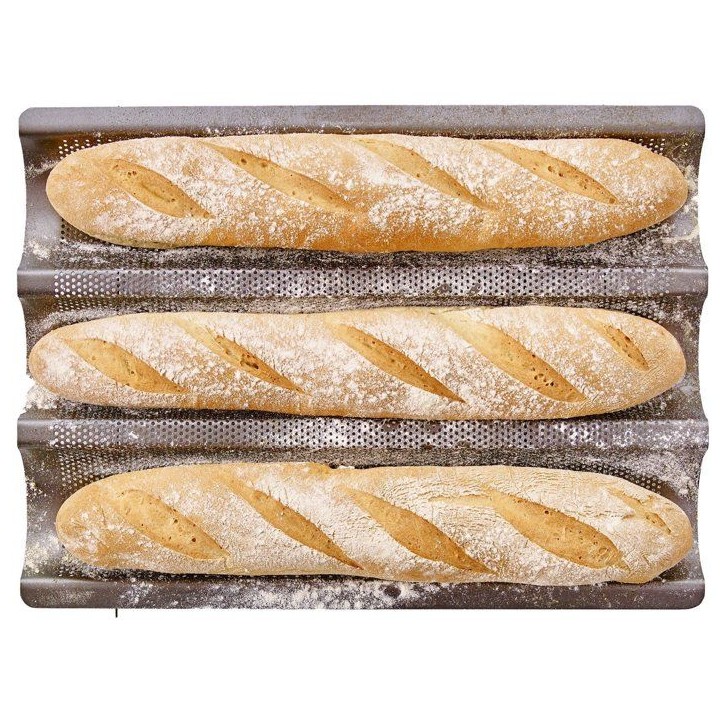Plaque de cuisson perforée - BIRKMANN - EASY BAKING - Acier carbone - Anti adhésif - Pour 3 baguettes - 39,5 x 29,5 x 4,5 cm Plaque de cuisson perforée - BIRKMANN - EASY BAKING - Acier carbone - Anti adhésif - Pour 3 baguettes - 39,5 x 29,5 x 4,5 cm